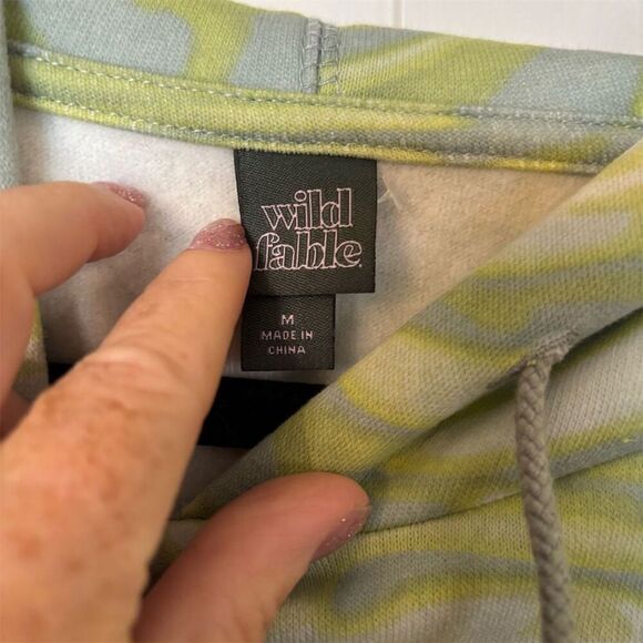 Wild Fable Women's Cropped Hoodie Green Swirl Geometric Size M - Picture 8 of 10
